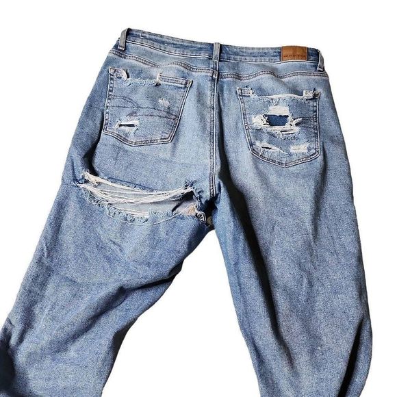 American eagle under butt rip light wash mom jeans size 10 regular - Picture 6 of 6